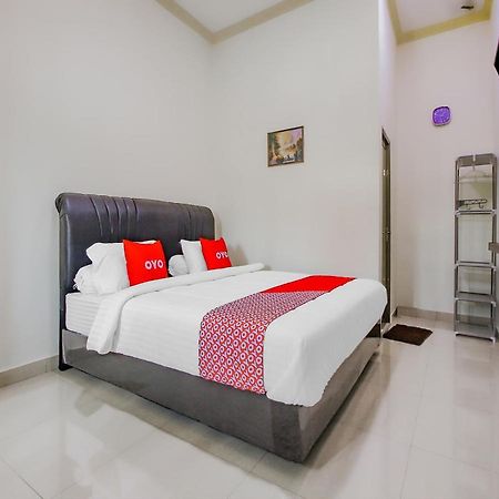 Oyo 90063 Silver Homestay Syariah Perabumulih 외부 사진