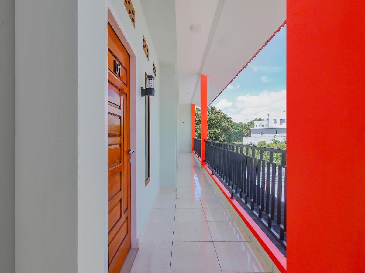 Oyo 90063 Silver Homestay Syariah Perabumulih 외부 사진