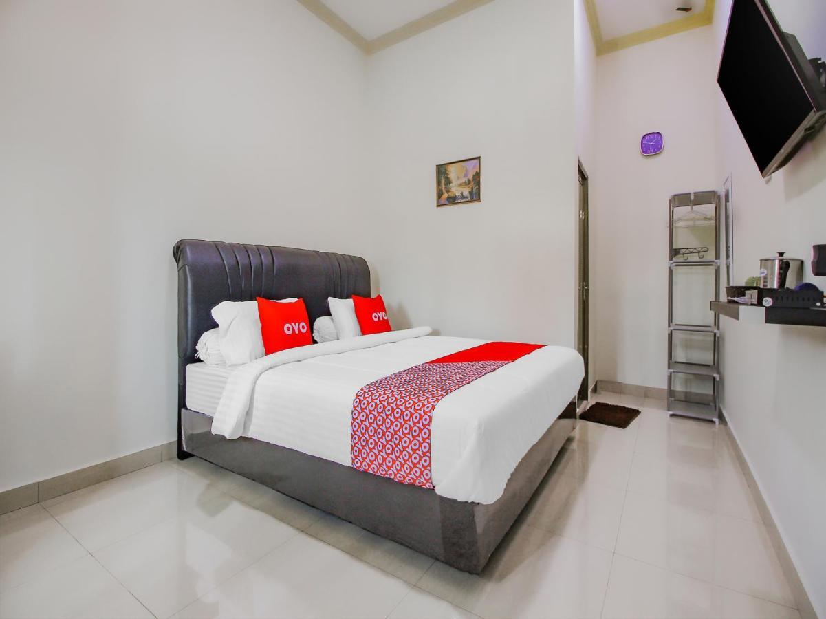 Oyo 90063 Silver Homestay Syariah Perabumulih 외부 사진