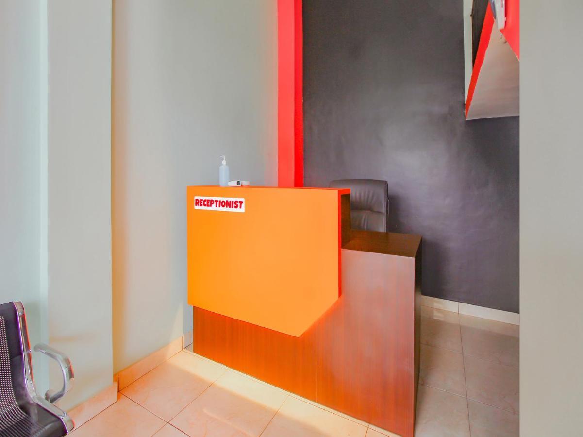 Oyo 90063 Silver Homestay Syariah Perabumulih 외부 사진
