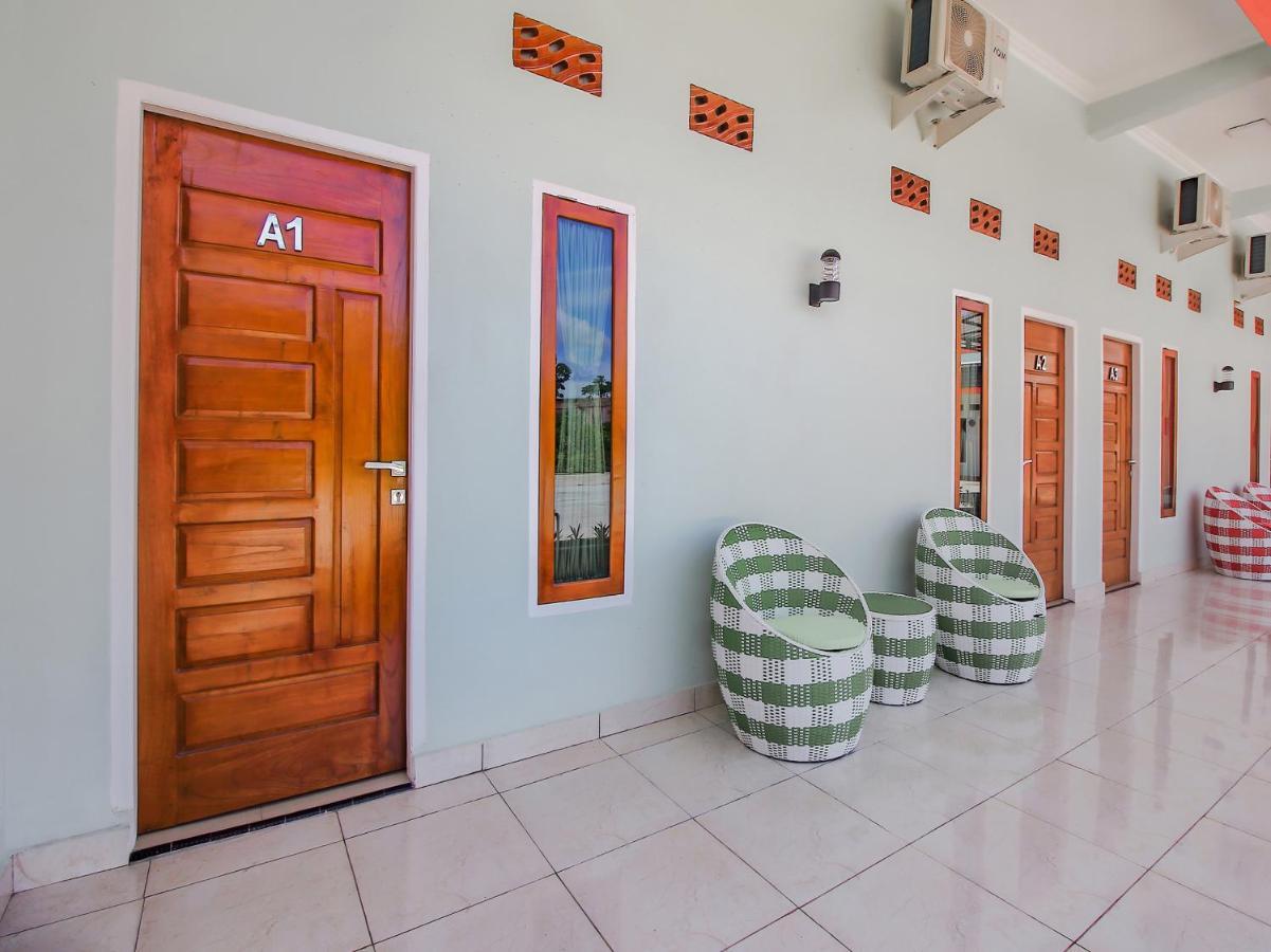 Oyo 90063 Silver Homestay Syariah Perabumulih 외부 사진