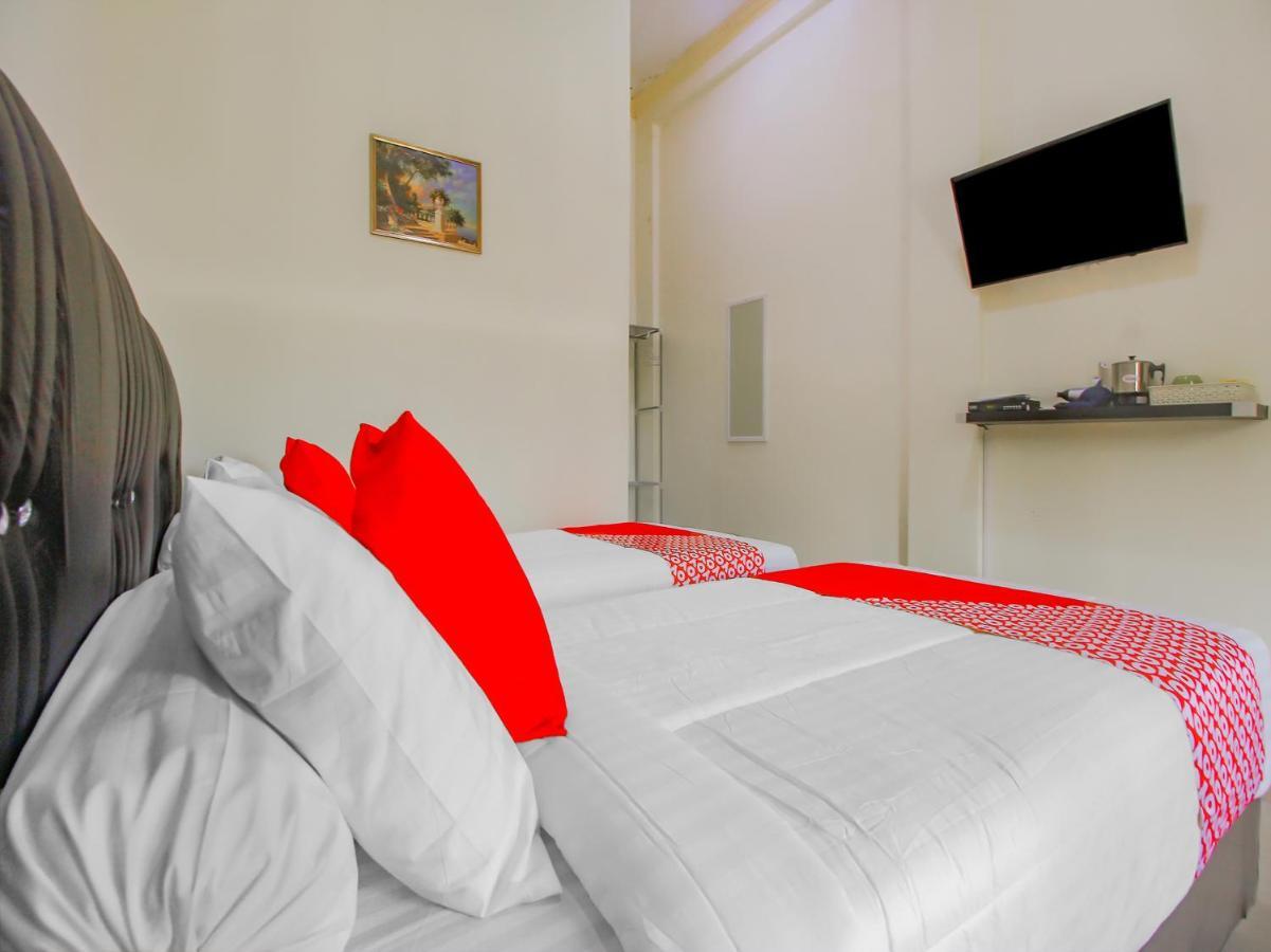 Oyo 90063 Silver Homestay Syariah Perabumulih 외부 사진