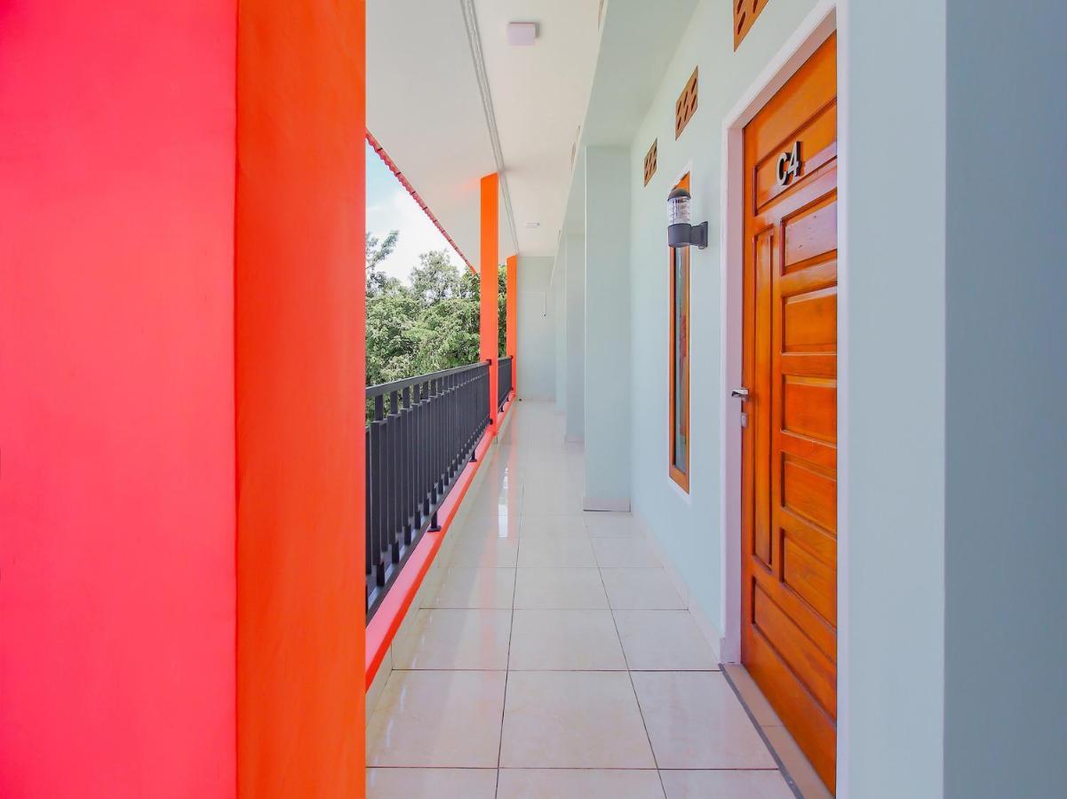 Oyo 90063 Silver Homestay Syariah Perabumulih 외부 사진